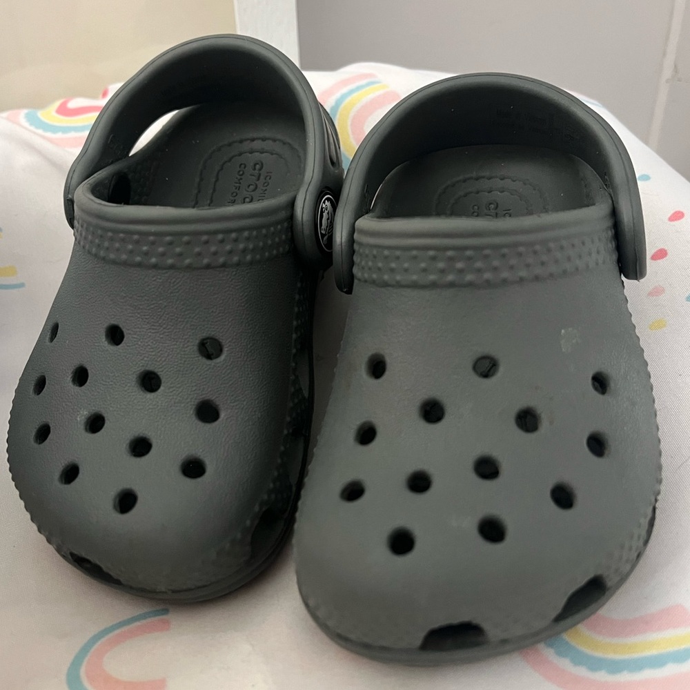 Crocs Toddler size 5, Grey